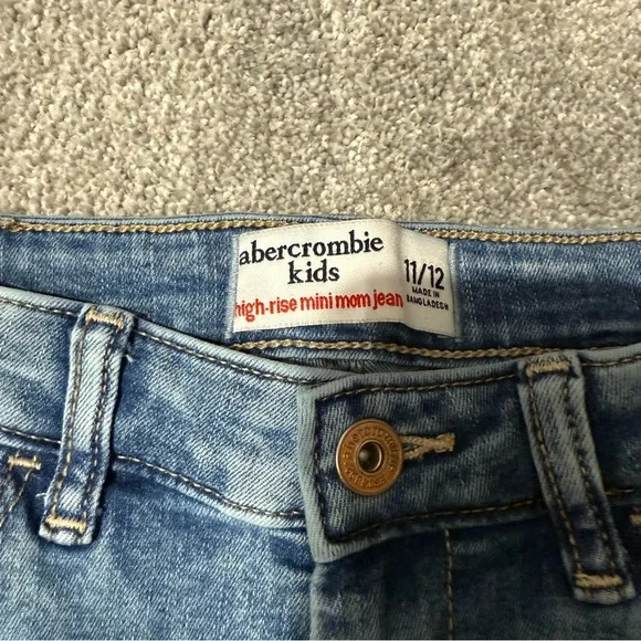 Abercrombie Kids High-Rise Mini Mom Jeans, Light Wash Straight-Leg size 11/12 - Picture 11 of 11